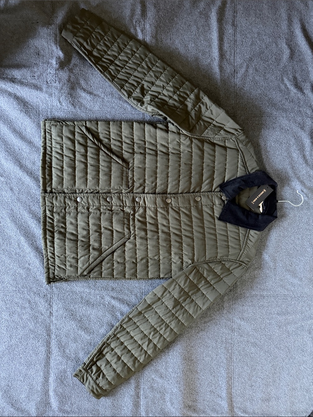 Lightweight Quilted Shirt Jacket in Olive with Contrast Navy Collar